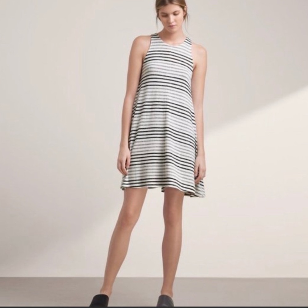 Aritzia Wilfred Free Rosa Swing dress size S